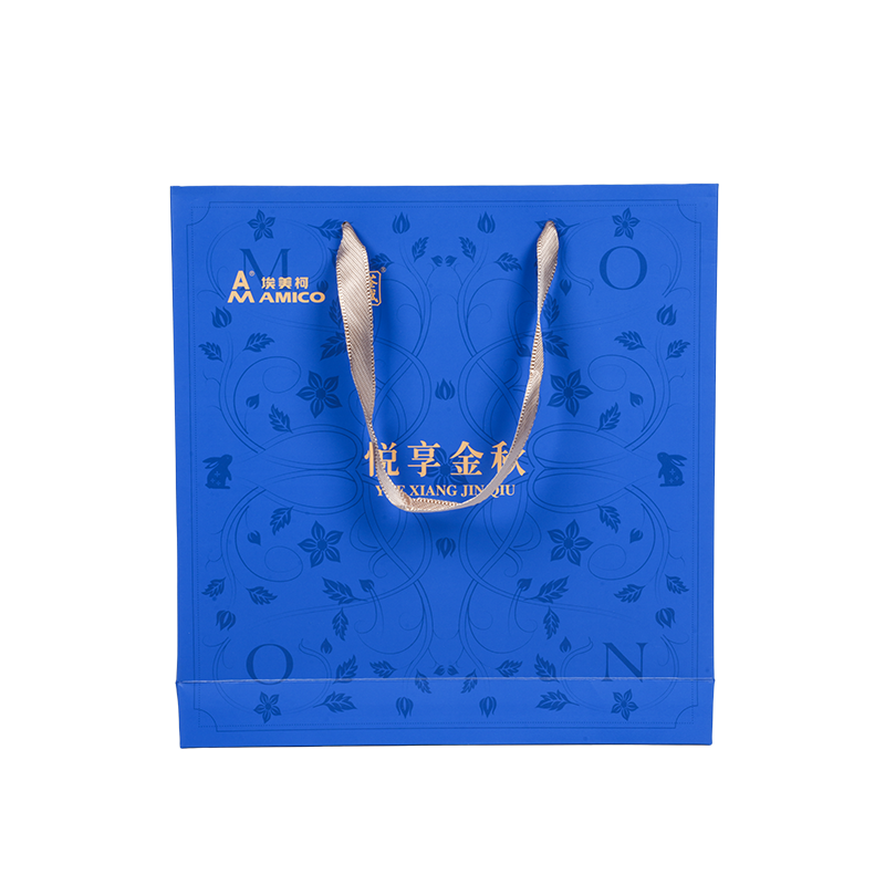 Verticale draagtassen van kraftpapier met een vakantiethema