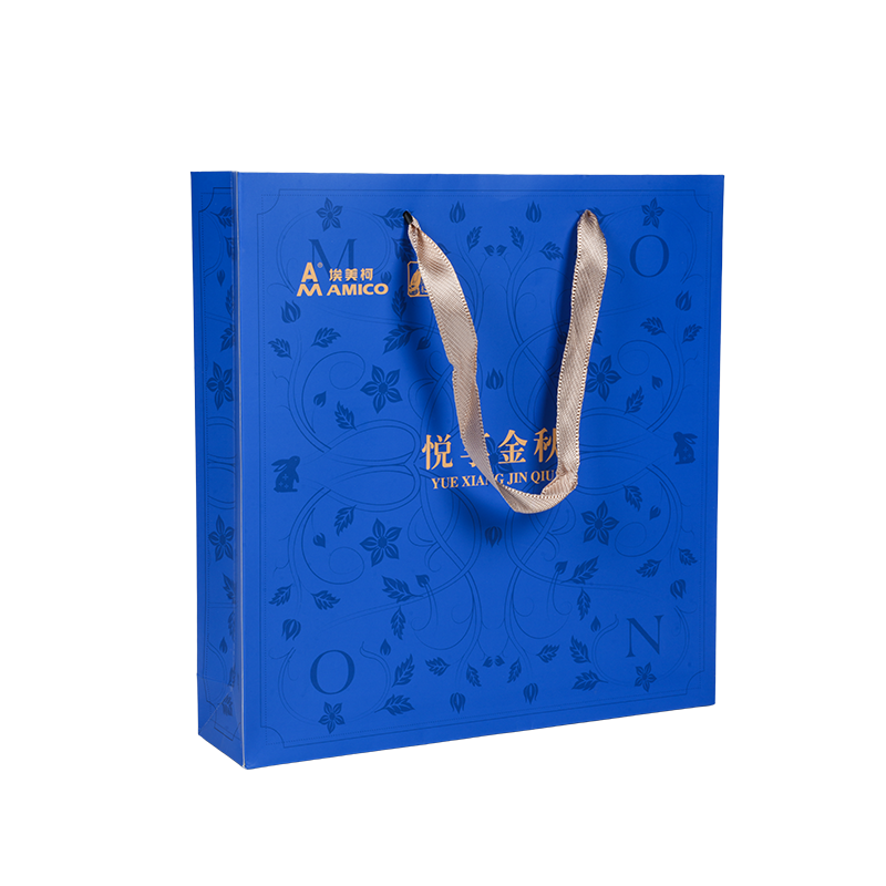 Verticale draagtassen van kraftpapier met een vakantiethema