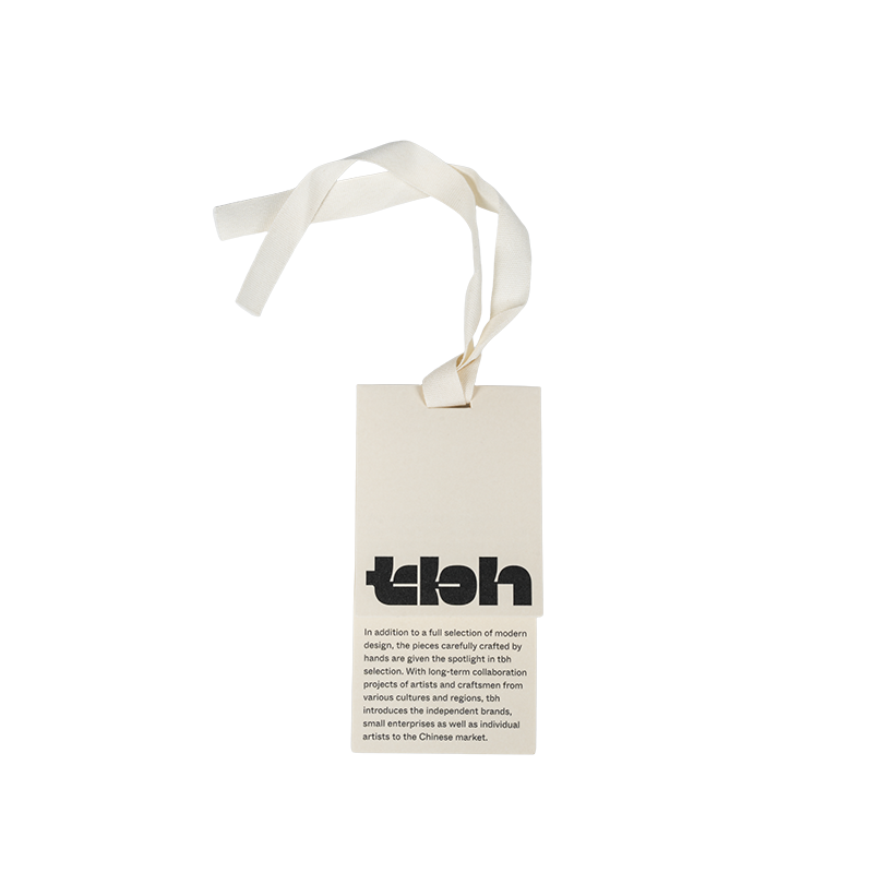 Dubbellaagse witte kartonnen hangtags voor kledingverpakkingen